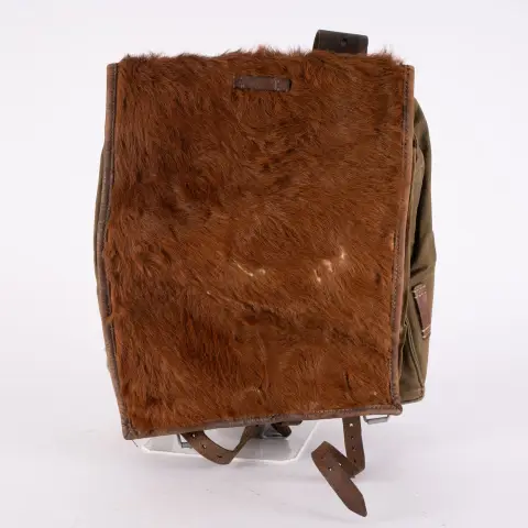Sac à dos de la Wehrmacht du Gefr. Meissner, marqué au dos en cuir Solingen 1937, bon état d'usage.