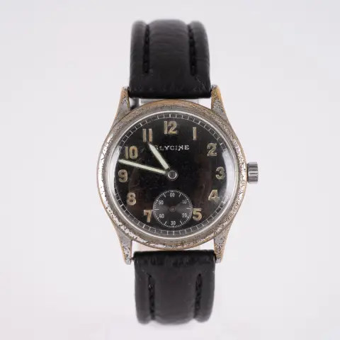 GLYCINE - Montre de service de la Wehrmacht / Heer, mouvement mécanique à remontage manuel, mouvement fonctionne (sans garantie), traces d'usure plus importantes…