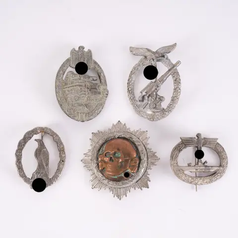 Lot de 5 médailles diverses - répliques, fabrications d'après-guerre, états divers.
