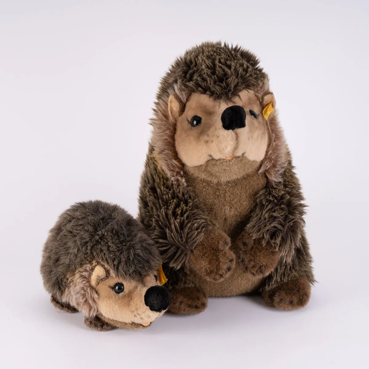 STEIFF HEDGEHOG Joggi, height approx. 40 cm, very nice condition. Small Joggi - hedgehog (length approx. 27 cm) included. From collection…