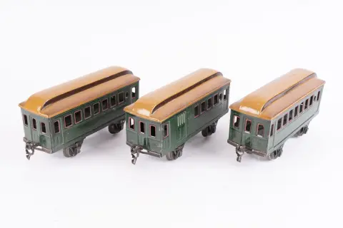 Série de 3 voitures voyageurs, Märklin, échelle 1 / G, n° de voiture : 2x 2942 et 1x 2943, état divers, joué / non testé.