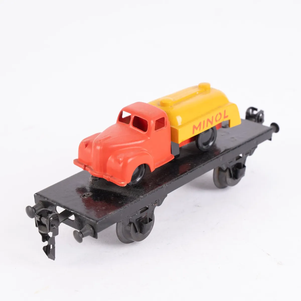 Goods wagon with Minol tank car, gauge 0, ZEUKE-Bahnen, played with / untested