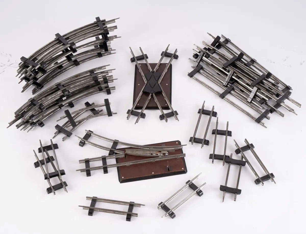 Lot de 34 rails, écartement ?, composé de 8 courts (12,5 cm) et 8 longs droits (25 cm), 2 courts (13,5 …