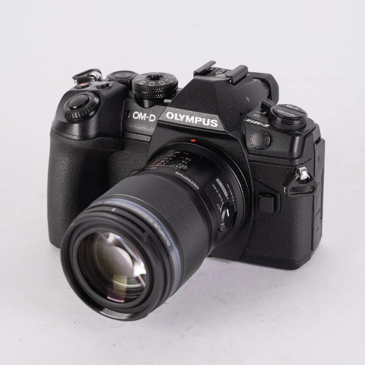 Камера OLYMPUS OM-D с объективом 60mm MACRO 1:2,8 Macro ED - MSC. Непроверенная.