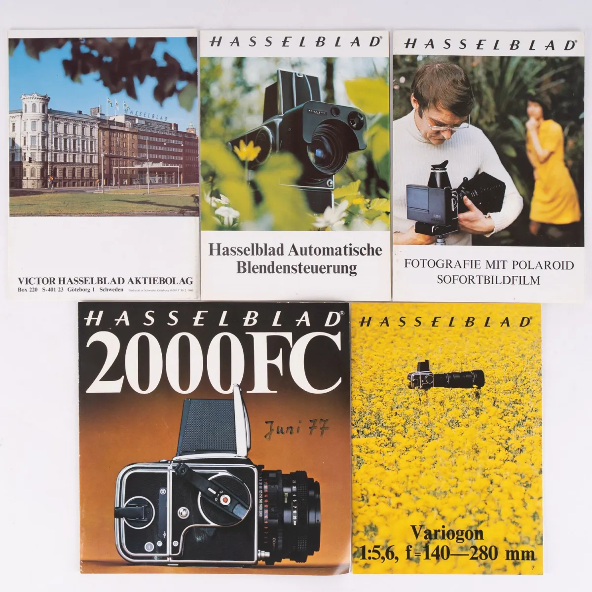 5 verschillende brochures, waaronder over de Hasselblad 2000 FC, verschillende staat.