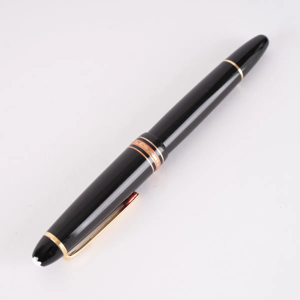MONTBLANC MEISTERSTÜCK, pióro wieczne, długość ok. 14,5 cm, stalówka z żółtego złota 14k / 585 #4810, niesprawdzone. Bardzo ...