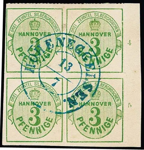 3 Pfge. groen, witte gom, zeldzaam randblok van vier met rijnnummers "4" en "5", bijzonder mooi gecentreerde K2 "Hoheneggelsen", typisch iets verschoven tanding, deze bij drie zegels volledig en deels binnen de schaarafscheiding, alleen linker bovenste zegel links wat schaarafscheiding, verder puntgaaf. Decoratieve en zeldzame eenheid (Mi. 1000,- ++), uit de Boker-collectie.