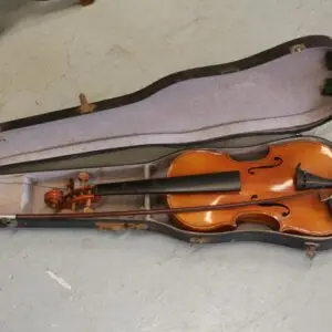 Violon dans un étui