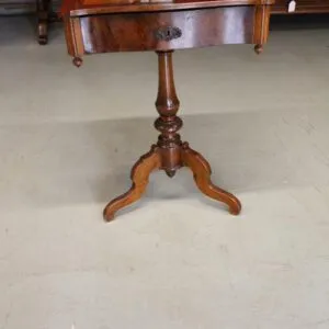 Table à ouvrage vers 1870, H 79cm x L 58cm x P 47cm