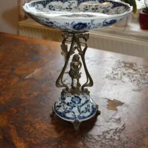 Porzellan Teller mit Bronzegestell, H 33cm x Ø 26,5cm