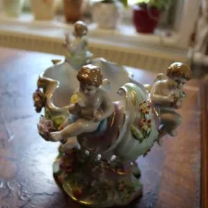 Porcelánová mísa s putti, Š 30cm x H 19cm x V 20cm