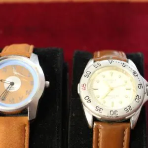2 montres-bracelets pour homme
