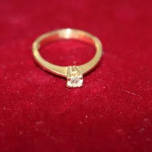 Damesring met diamant 585 goud, ringmaat 51, ca. 2,5 gram