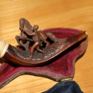 Pipe sculptée à la main vers 1880 avec étui