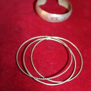 2 bracelets, bracelet large et bracelet triple en argent vers 1900