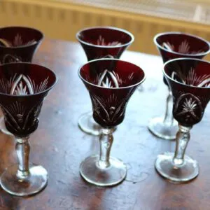 6 verres à liqueur rubis, cristal au plomb