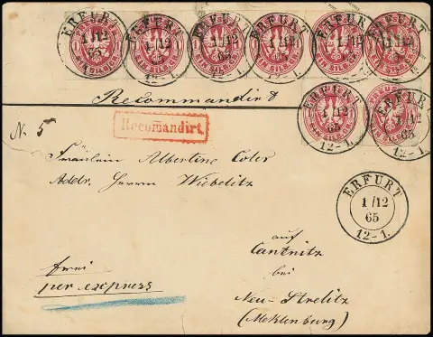 1 Sgr. rose par sept, en partie en unités, sur entier 1 Sgr. rose grand format, avec K2 "Erfurt" 1865 comme lettre exprès rurale recommandée pour Cantnitz près de Neustrelitz. Malgré de petits défauts, probablement la seule lettre exprès rurale recommandée existante de Prusse pour Strelitz. Affranchi 8 Sgr., dont 3 pour le port, 2 pour la recommandation et 3 pour l'express, le destinataire devait selon la note au verso "botenlohn für 3 1/2 Meilen = 35 Sch." encore énormes 35 schillings supplémen