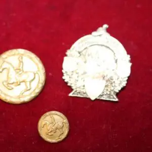 3 insignes XVII Thüringen Bezirksschießen, insigne de jeune cavalier avec miniature