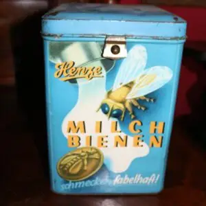 Boîte en fer-blanc boîte de conserve Milchbienen vers 1930, 18cm x 18cm x H 27cm