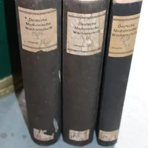 3 anciens livres de médecine vers 1910