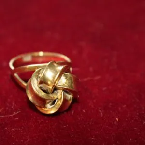 Bague femme or 333, taille 53, env. 3,4 grammes