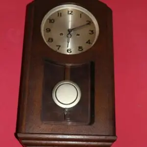 Régulateur vers 1920, L 30cm x P 13cm x H 56cm