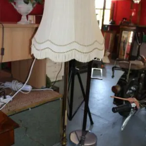 Stehlampe mit schweren Messingfuß massiv, H 164cm