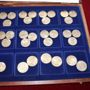 Lot of coins, 25 US Quarter and 6 US Dollar