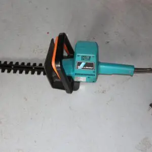 Садовые ножницы Black & Decker GCT 330