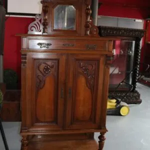 Vertico secese se sloupky a nástavcem, ořech, š 95 cm x h 47 cm x v 197 cm