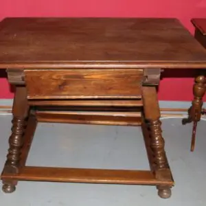 Ancienne table de Rhön vers 1830 avec tiroir, L 118cm x P 101cm x H 78cm