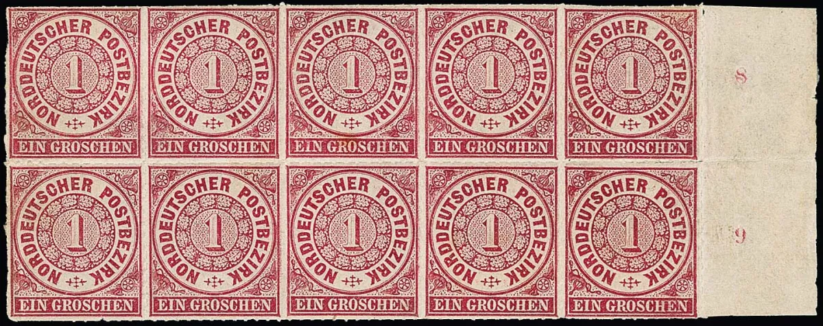 1 Gr. rose en bloc de dix du bord droit de feuille, numéro de rangée "8" et "9". Deux timbres et le bord de feuille avec reste de charnière, huit valeurs neufs sans charnière. Comme il n'y avait pas de stocks inutilisés de la première émission perforée, les grandes unités non utilisées sont rares, le présent bloc est probablement la plus grande unité connue !