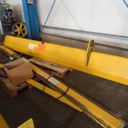 Pillar jib crane