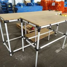 2 tables de travail