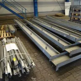 Cantilever rack