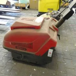 Akku-Kehrmaschine