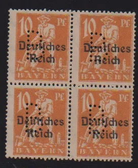 Portvrijdomzegel 10 Pfg. in postfrisse vierblok, gesigneerd Helbig. Mi. 320,-