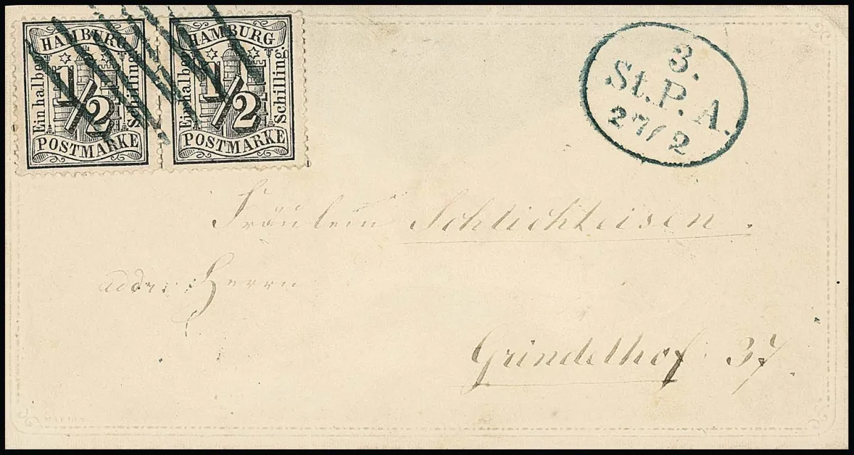 1/2 Sch. noir, paire de cabinet horizontale avec nettes oblitérations à traits bleu-noir et cachet ovale "3. St.P.A." sur petite lettre ornée blanche avec bord gaufré (au verso sans le rabat supérieur). De Hambourg, seules quelques lettres ornées ont été conservées, attestation photo Lange