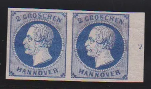 2 Gr. bleu et bleu foncé, la variété "2 courbé" sur les deux nuances chacune en pièce de cabinet oblitérée, une signée Kruschel. Mi. 1200,- +