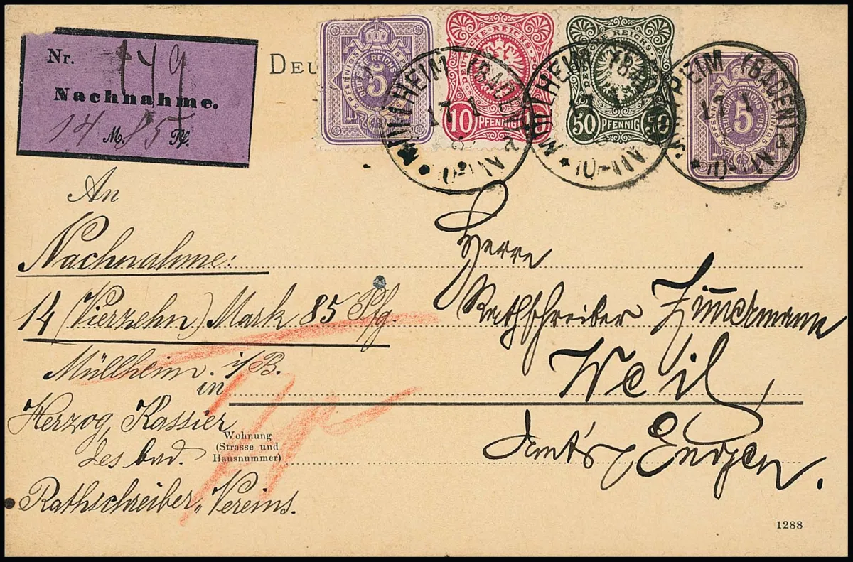 50 Pfg. olive ou vert foncé chacune en combinaison sur deux entiers NN 5 Pfg. pourpre, une fois 1882 avec 5 Pfg. d'Itzehoe, ainsi que 1882 avec 5 (bord de feuille) et…