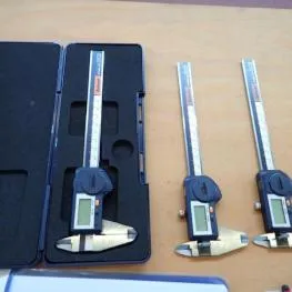 3 suwmiarki cyfrowe Fabr.: Garant