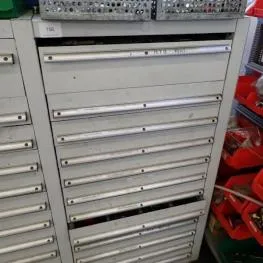 Telescoop uittrekbare kast