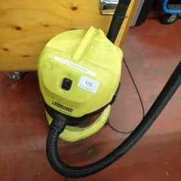 Aspirateur eau et poussière marque : Kärcher