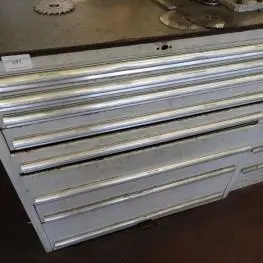 Kast met telescopische laden