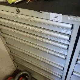 Telescoop uittrekbare kast