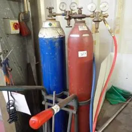 2 gasflessen