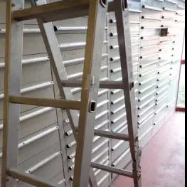 Aluminium folding step ladder