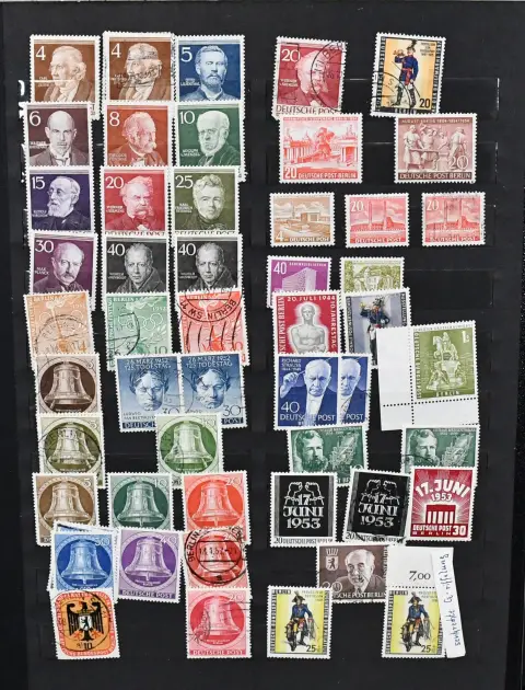 Берлин, 1949/1990, негашеная и гашёная коллекция, в т.ч. № 91/105, 110/13, 121/23, 131X, каждая чистая негашеная (Mi. только перечисленных уже 570,-), много полных серий и т.д., аккуратно в зажимной папке SAFE. Mi. почти 4000,-