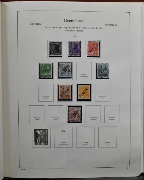 Берлин, 1948-1984, обширная коллекция в альбоме Vordruck в смешанном состоянии, **/гаш., начиная с некоторых надпечаток, UPU № 35/41 гаш., то же Goethe № 61/63, все три серии Glocken, № 71 **, 80/81 и т.д., с 1956 **.