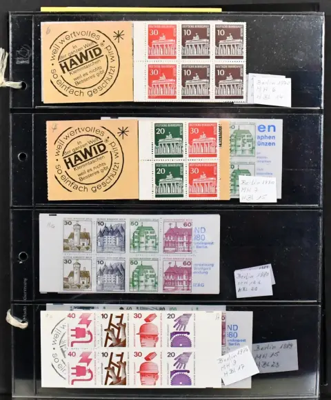 Berlijn, verzameling van bijna 50 postzegelboekjes, waaronder MH 3/15 compleet, deels meervoudig, incl. MH 9 vijfmaal, MH 12 zesmaal, MH 13 driemaal, MH 14/15 tweemaal postfris en eenmaal gestempeld (Mi. 366,-) enz.